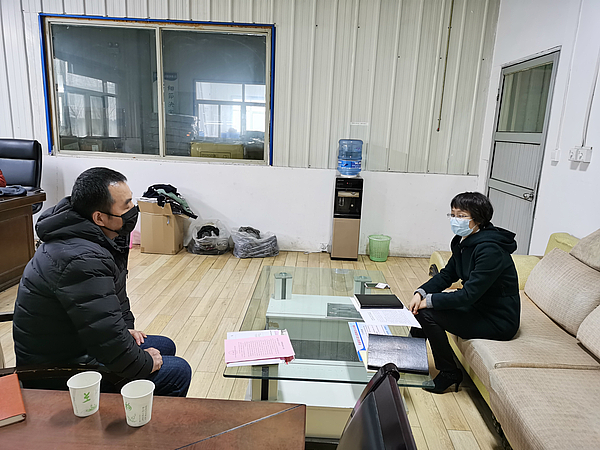 2.28前往“咸阳瑞泰针织服装有限公司”开展入企服务 (2).jpg