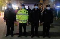 “藏青蓝”与“天使白”